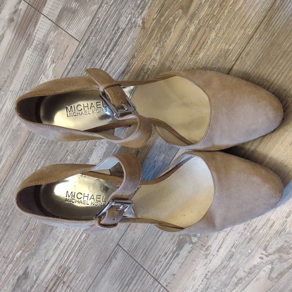 Michael kors Heels Size 9 M, Taupe Color - Picture 2 of 2